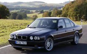 5 E34 sedan